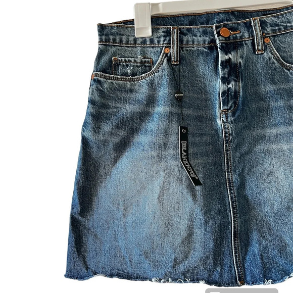 BlankNYC 100% Cotton Denim Jean Distressed Mini Skirt 30 - Picture 3 of 3